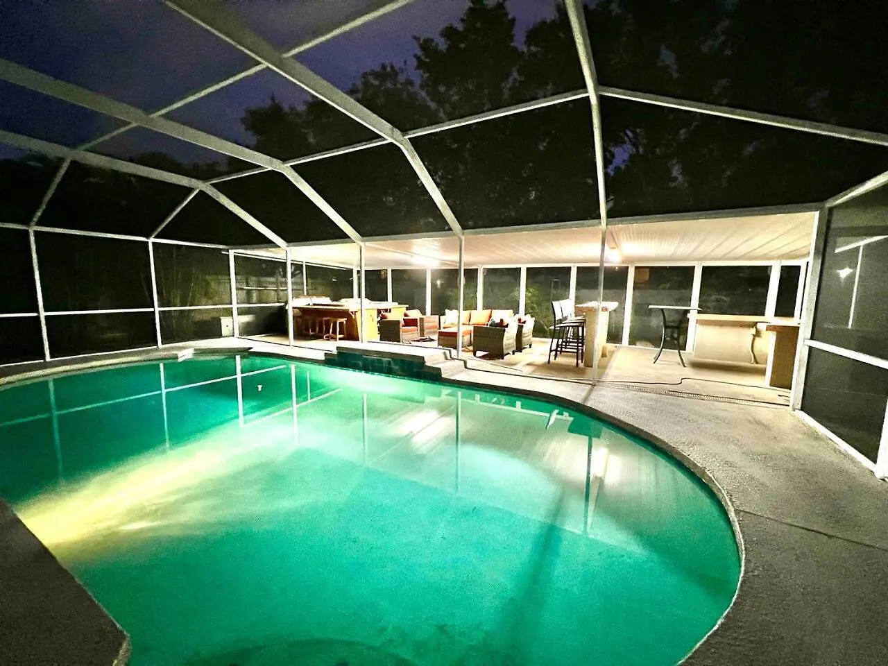 Private Oasis Retreat Heated Pool Hot Tub Beaches タンパ 0*,  米国